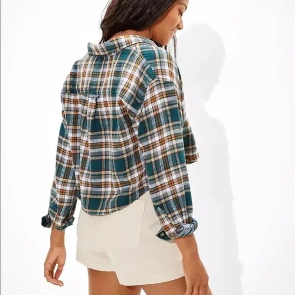 American Eagle Cropped Flannel Button Up